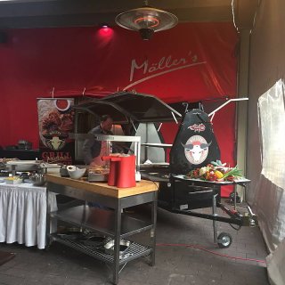 Möller's Grill Station